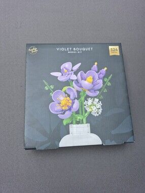NWT Puzzle Bricks Collection Violet Bouquet